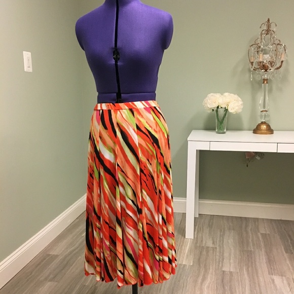 Skirt - Picture 1 of 3