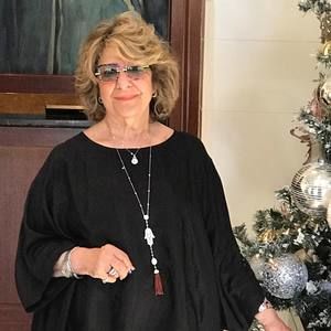 Meet your Posher, Gloria