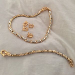 Woman's Jewelry
