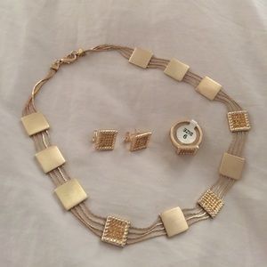 Woman's Jewelry
