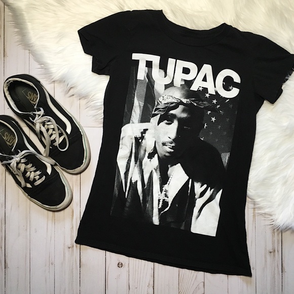 Black and white tupac shirt clearance