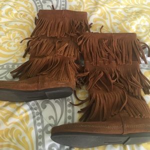 Minetonka fringe boots