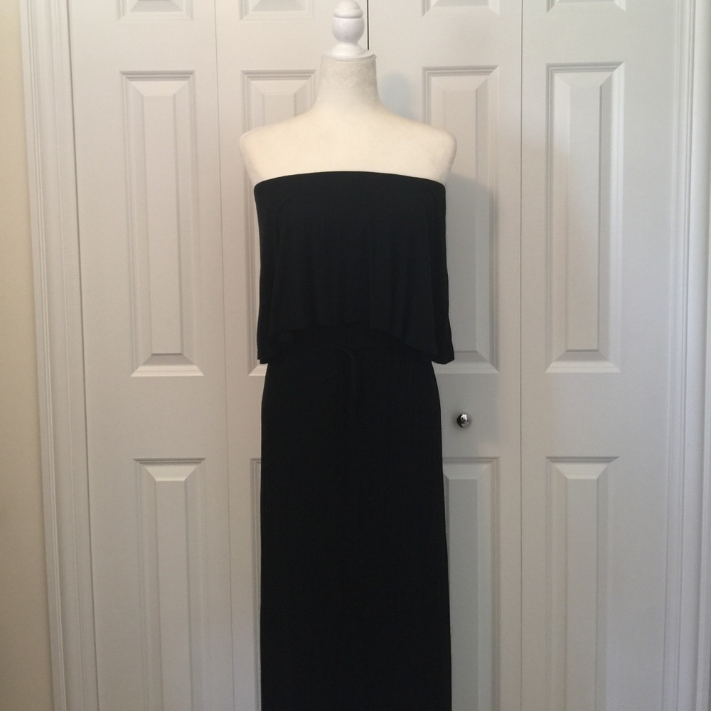 🆕 Black Strapless Maxi Dress
