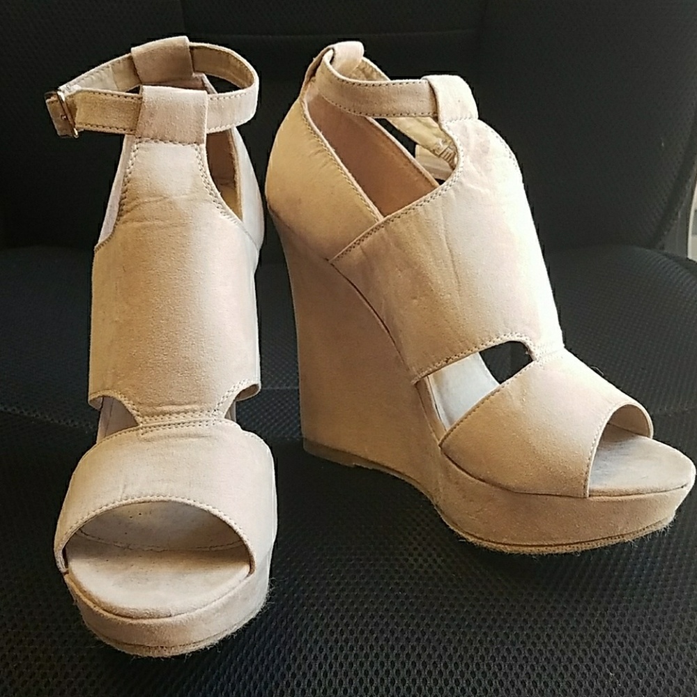 Cream/Nude 5" Wedges