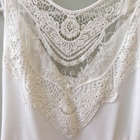 White mini dress with lace detail - Picture 3 of 4