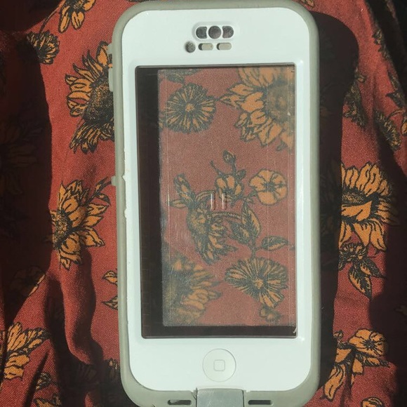 Lifeproof Nuud Series iPhone 5/5c case - Picture 2 of 3