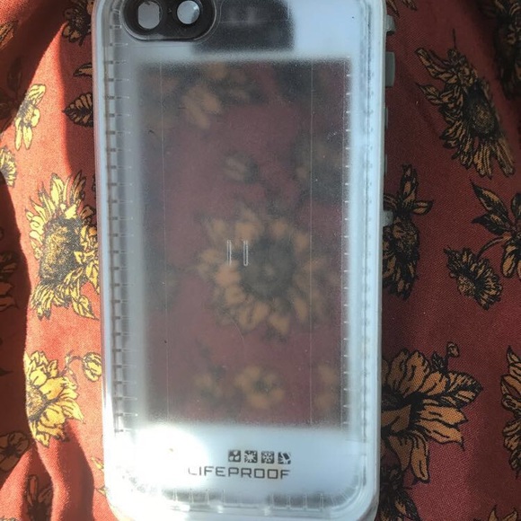 Lifeproof Nuud Series iPhone 5/5c case - Picture 3 of 3