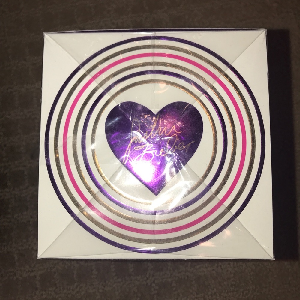 Perfume - Picture 2 of 5