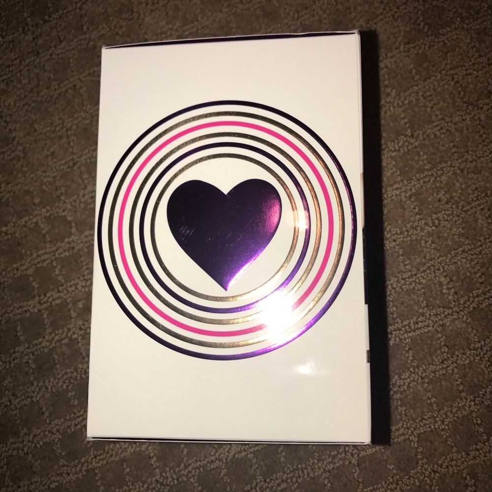 Perfume - Picture 3 of 5