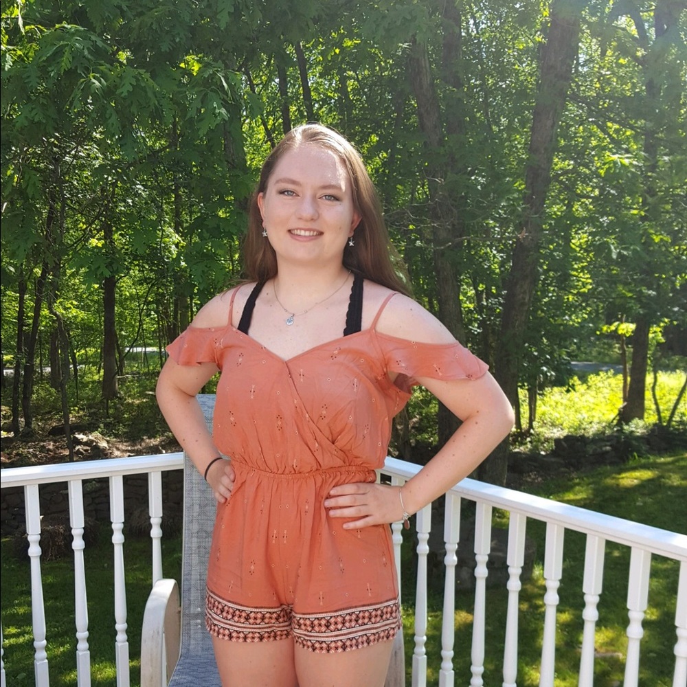 Meet your Posher, Ava