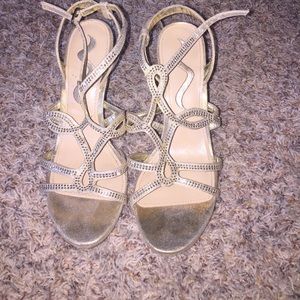 Nina Gold sparkle heels!