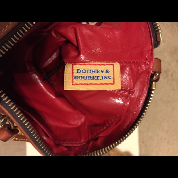 Dooney & Bourke wristlet - Picture 7 of 8