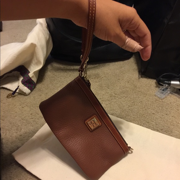 Dooney & Bourke wristlet - Picture 8 of 8