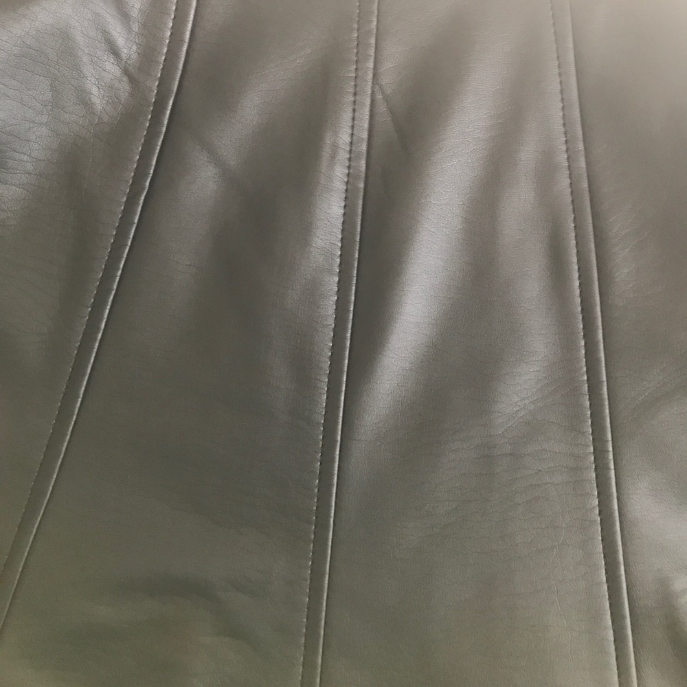 NWT Gianni Bini Faux leather skirt size 3 - Picture 3 of 3