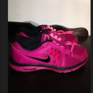 Brand New Hot pink Nike Dual Fusion Run