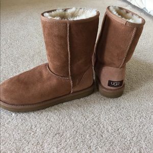 BRAND NEW UGGS. (Never worn)