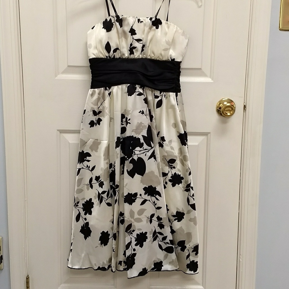 Floral Strapless Tea-Length Dress