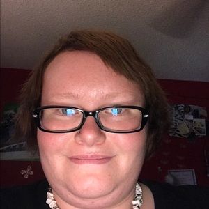 Meet your Posher, Laurie