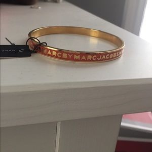 MARC JACOBS BANGLE!! NWT AND BAG!