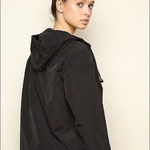 NWOT Brandy Melville - Andrea windbreaker jacket