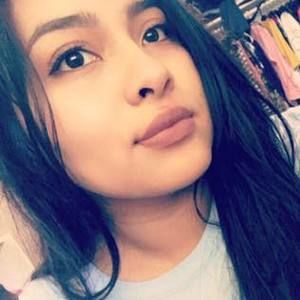 Meet your Posher, Dayana