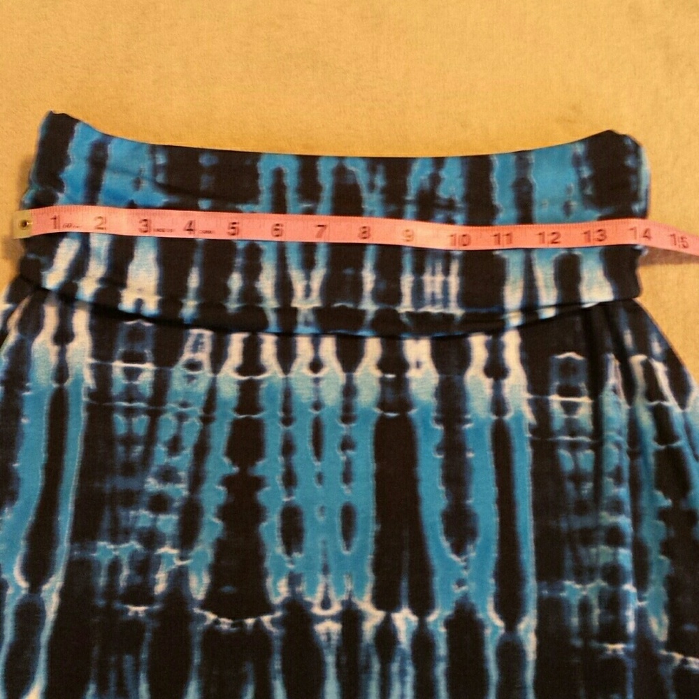 Maxi Skirt or Strapless Dress. Size Med. - Picture 8 of 8