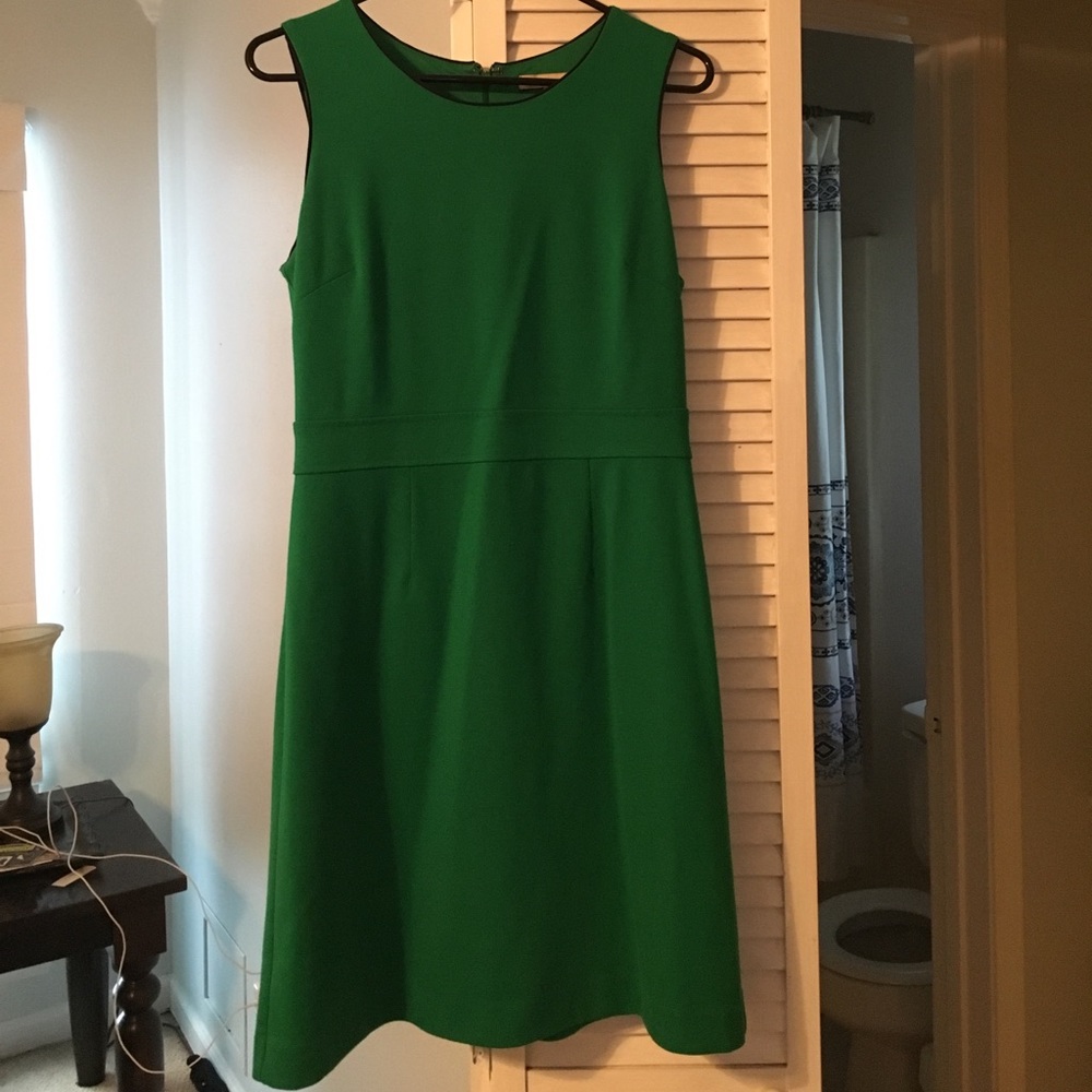 Comfortable and cute Banana Republic dress - 4