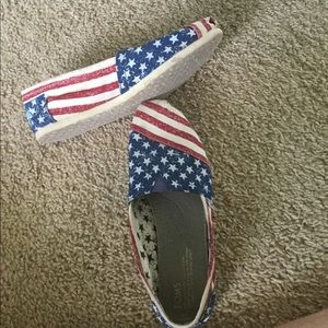 American flag TOMS