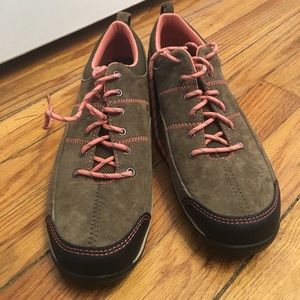 BeanSport Lace-Up Shoes