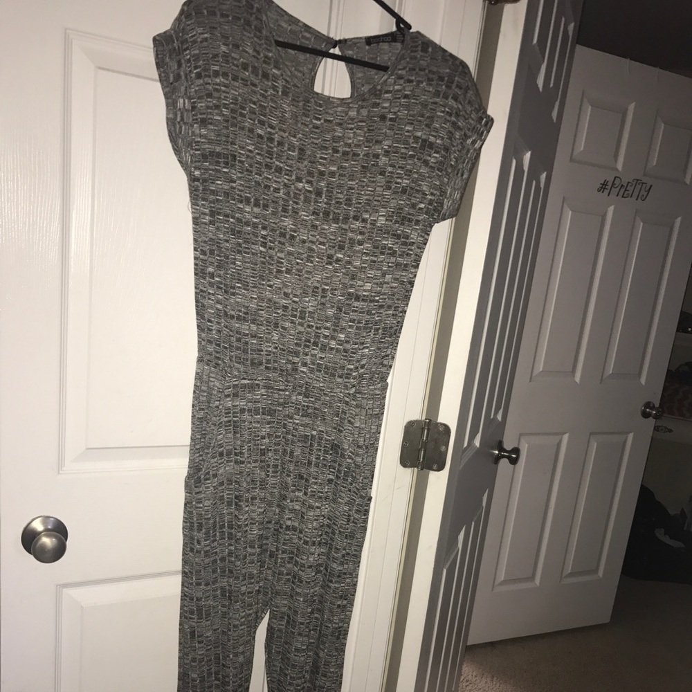 Boohoo jumpsuit - Picture 2 of 5