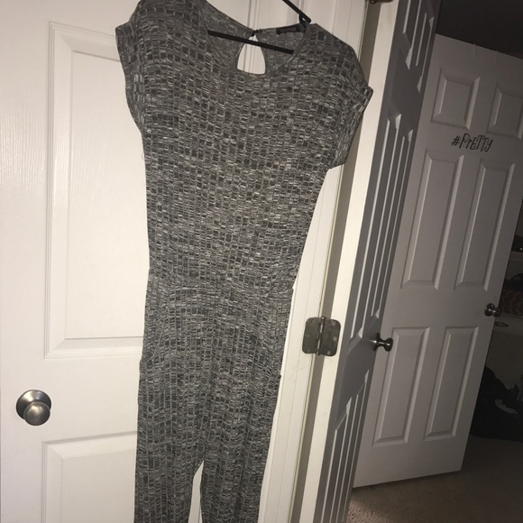 Boohoo jumpsuit - Picture 2 of 5
