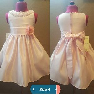 Pink dress with neckline Embellishmemts