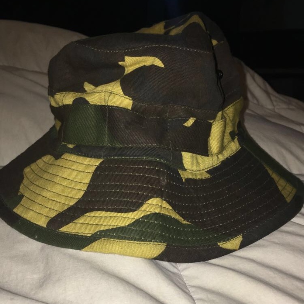 Camo bucket hat