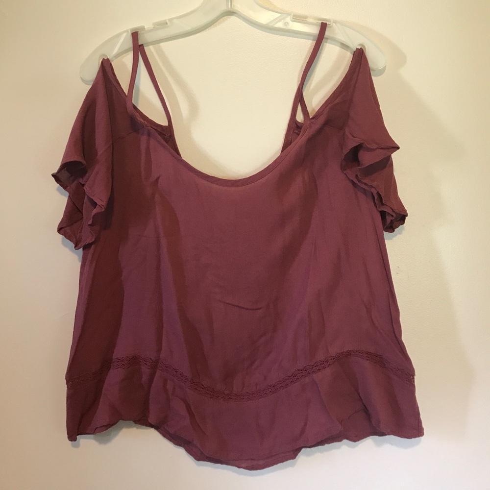 Off the shoulder maroon shirt