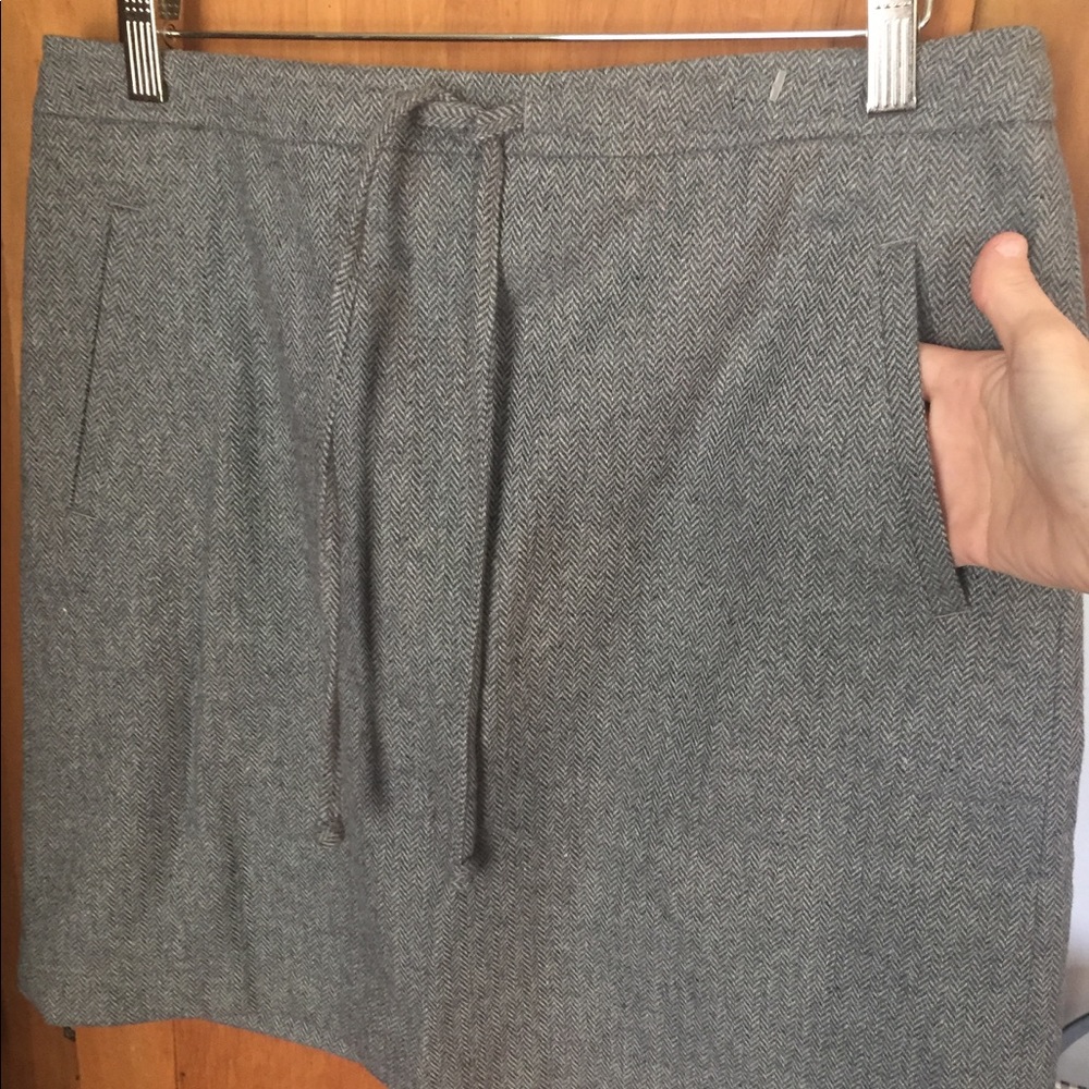 Ann Taylor loft size 12 grey mini skirt