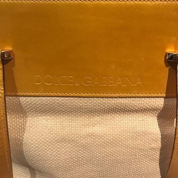 ๐โค๏ธHost Pick๐โค๏ธDolce and Gabbana D&G purse - Picture 2 of 8