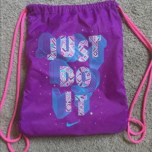 Nike drawstring bag
