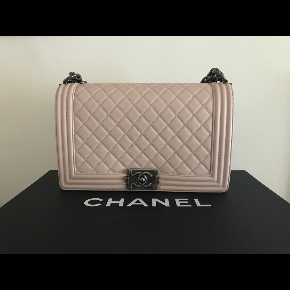 Chanel New Medium Boy Bag Quilted Lambskin NEW