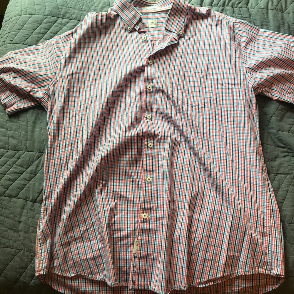 Short sleeve button down