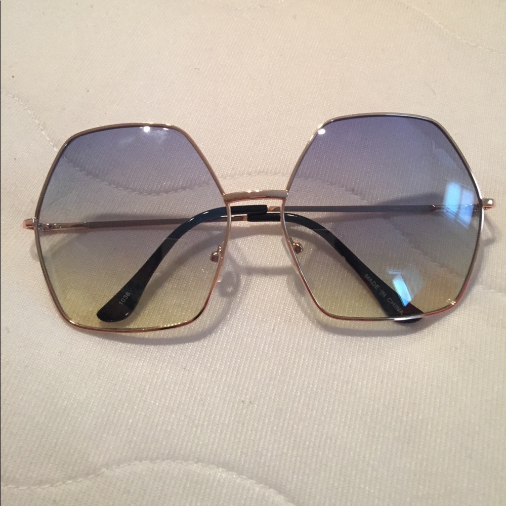 Oversized blue yellow gradient lens sunglasses!