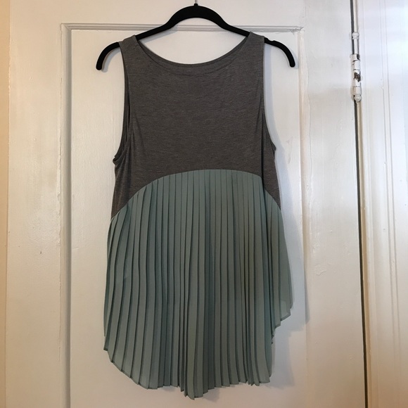 Urban Outfitters tank - Picture 2 of 2