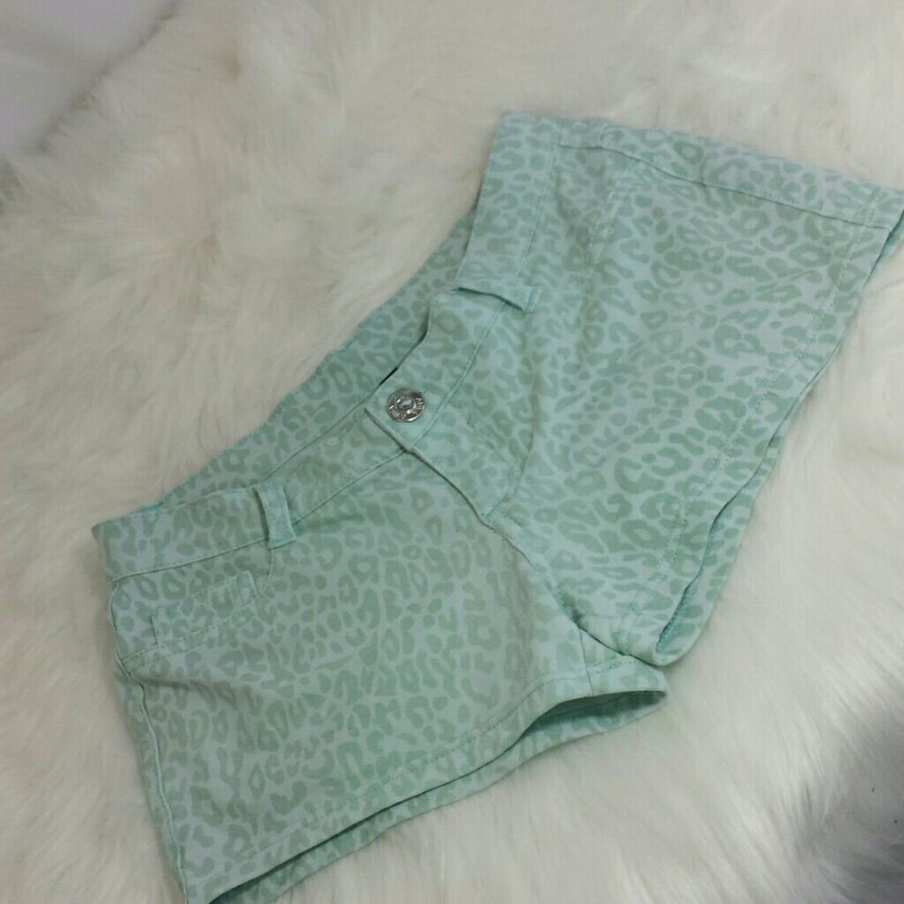 2 for $10 Aviva Stretch Cheetah print shorts Sz. 7