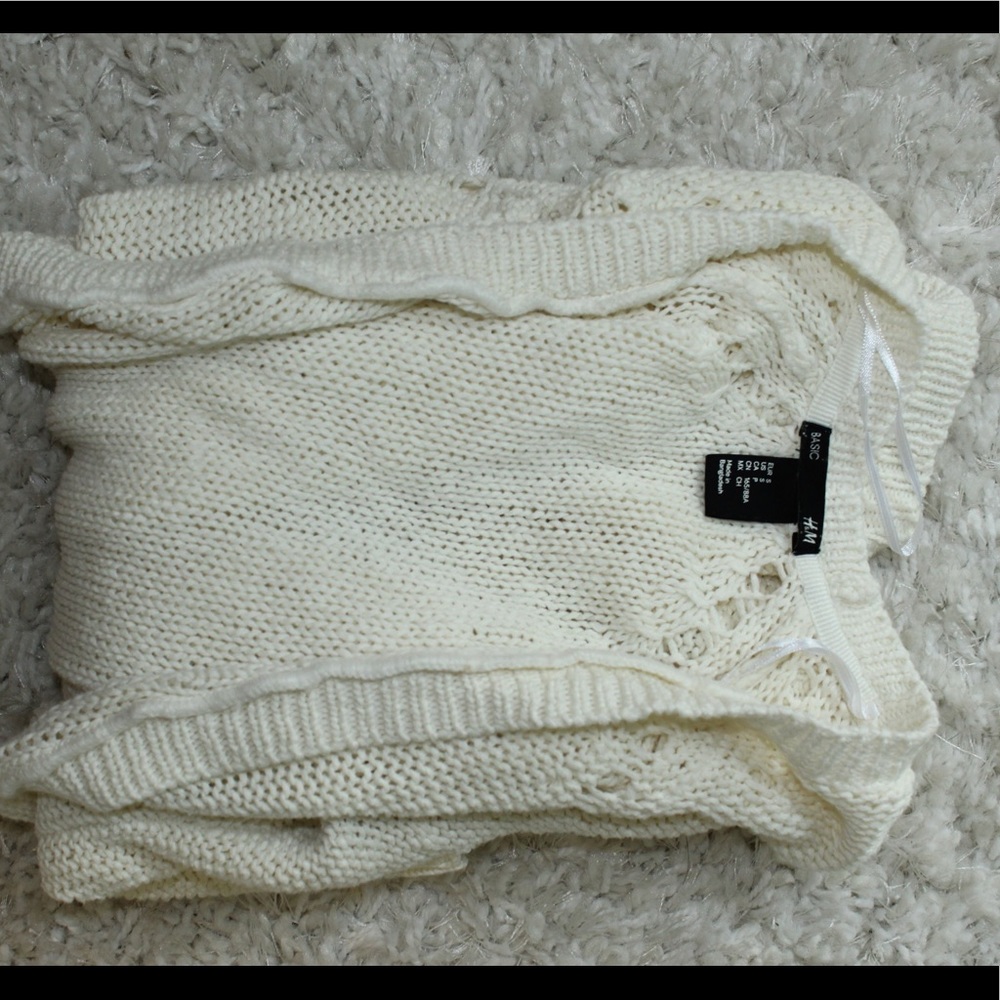 H&M white knit quarter sleeve cardigan size S