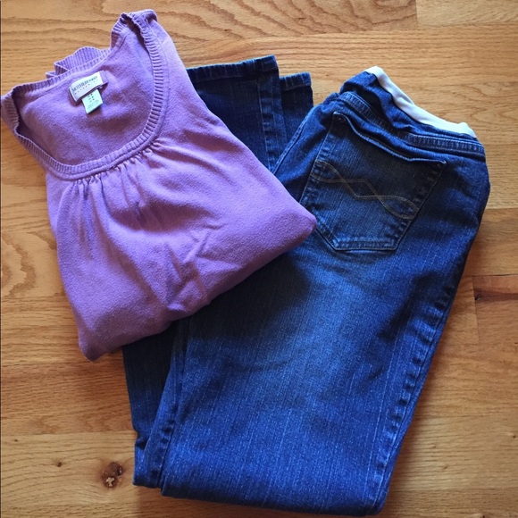 Motherhood Maternity Denim - Maternity  jeans and sweater. Read the description