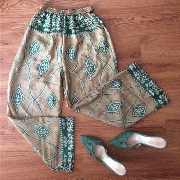 Vintage Pants - Sale💕Capri pant semi sheer sheen pockets breezy S