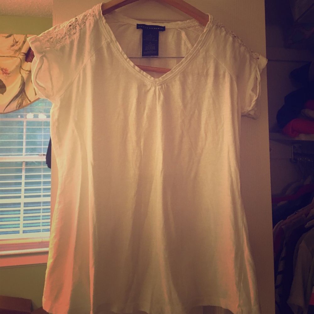 White short sleeve shirt