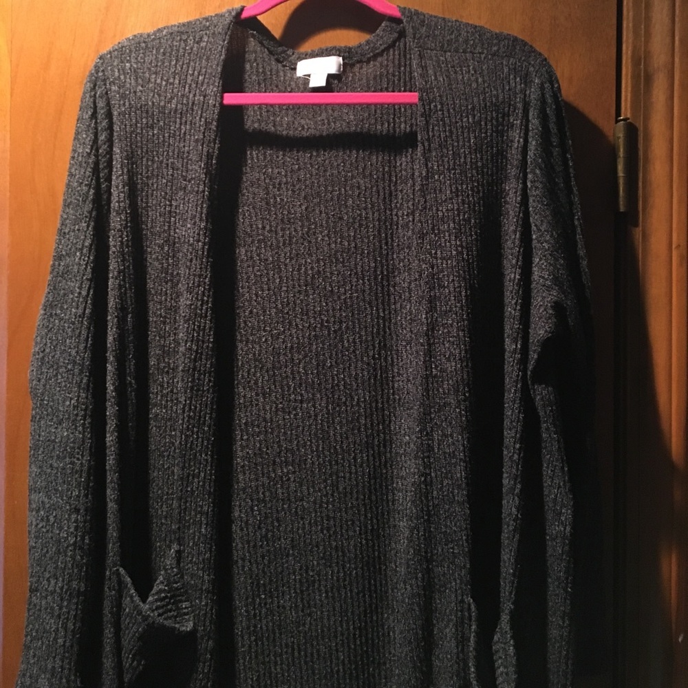 LuLaRoe Sarah sweater-Perfect for Fall/Winter!