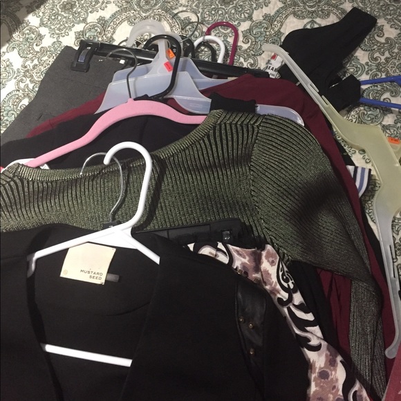 🎉Huge Closet Cleanout🎉 - Picture 3 of 5