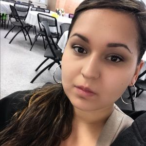 Meet your Posher, Celeena