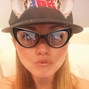 Meet your Posher, Dana